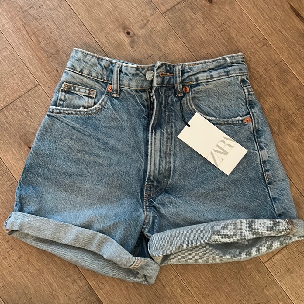 Zara high rise jean shorts. Size 0. Cuffed bottom